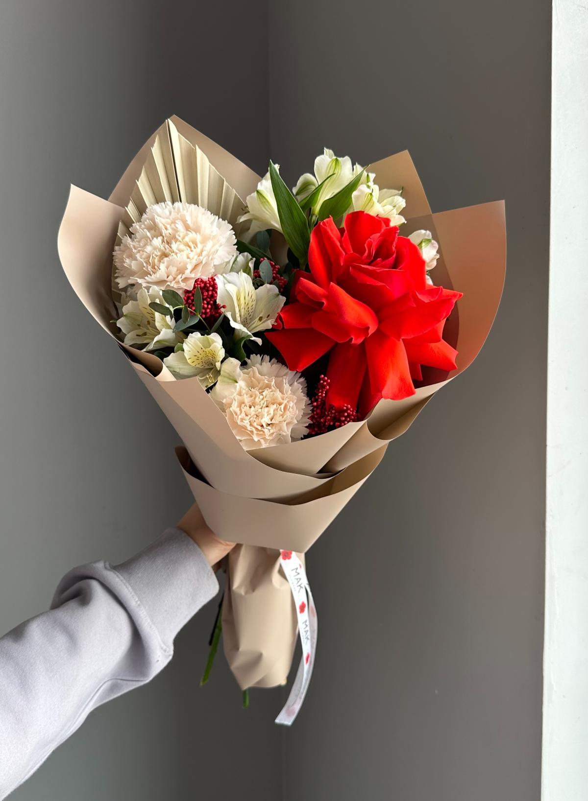 Букет #249 Роза «Нина», диантусы, альстромерия